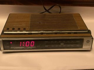 Vintage Ge General Electric 7 - 4636d Am/fm Radio Alarm Clock,  Wood Grain