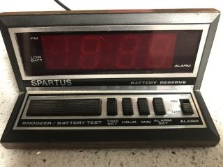Vtg Wood grain SPARTUS Model 1140 Electric Alarm Clock Red LCD NO BATTERY BACKUP 3
