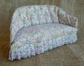 Vintage Dollhouse Miniature Furniture Floral Print Sofa Couch 1:12 Scale