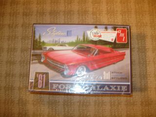 Vintage Amt 1961 Ford Galaxie Styline 3 - In - 1 Kit,  1/25 Scale,
