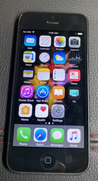 Apple Iphone 5 (a1429) - 16gb - - Jailbroken Rare Ios 10.  3.  4