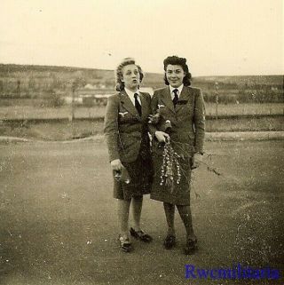 Rare Full Outdoor Pic Female Luftwaffe Helferin Blitzmädel Girls