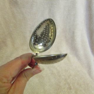Vintage Tea Infuser Spoon Loose Tea Leaves Strainer Metal Clam Shell Rare