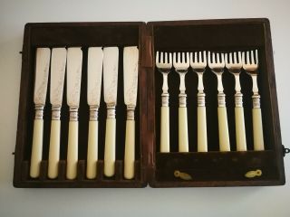 Vintage Epns Fish Knife & Fork Set In Woooden Box