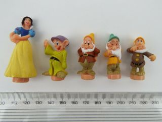 Vintage Disney Princess Snow White & 4 Dwarf Figures (not Polly Pocket)