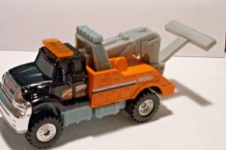 Tonka Hasbro 2012 Die - Cast Tow Truck Very Rare Highly Collectible Pre - Owned