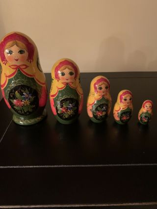 Vintage Wood Russian Matryoshka 5 Pc Nesting Dolls Hand Painted Decor Green