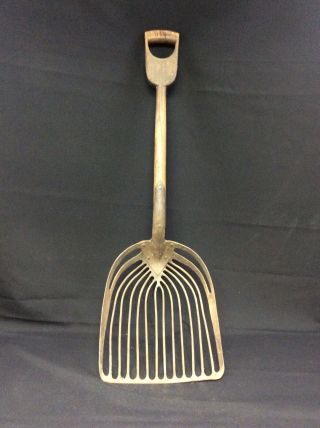 Vintage Antique Potato Shovel J.  Pfeifer & Co.  " D " Handle