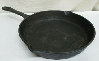Antique 10 " Cast Iron Pan Pot Skillet W/ Double Pour Cast Iron Pan Great Conditi