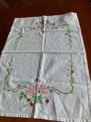 Lovely,  Tablecloth Embroidered,  Vintage Linen,  Doily,  Hand Embroider 21 X16inch
