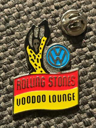 Swiss Pin Rolling Stones Rare Large Version Of Vw - Sign Voodoo Lounge Tour 1995