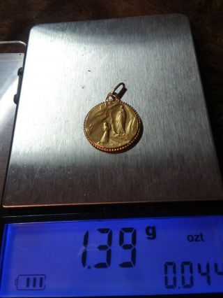 Scrap Gold 18k.  1.  38 Grams.  Rare Signed Piece.  E.  Dropsy