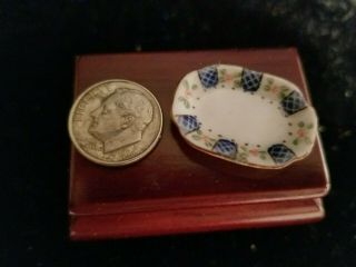 1:12 Dollhouse Miniature Hand Painted.  Lovely Vintage China Plate - 1 " X3/4 " 103