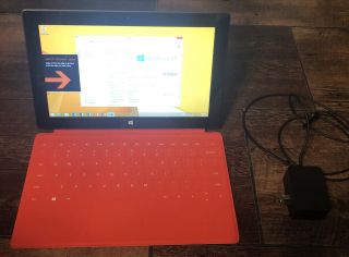 Microsoft Surface Rt 1516 32gb W/red Keyboard Condition/rarely