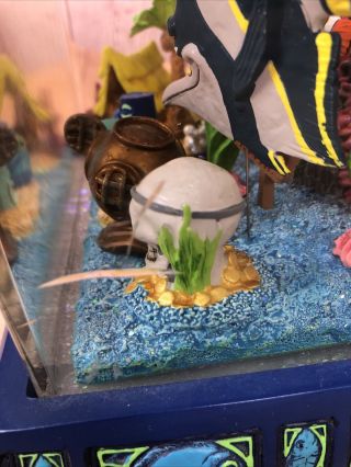Disney Finding Nemo Aquarium Fish Tank Snow Globe Rare Music Box read 2