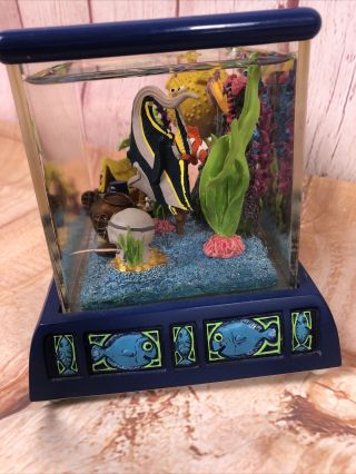 Disney Finding Nemo Aquarium Fish Tank Snow Globe Rare Music Box read 3