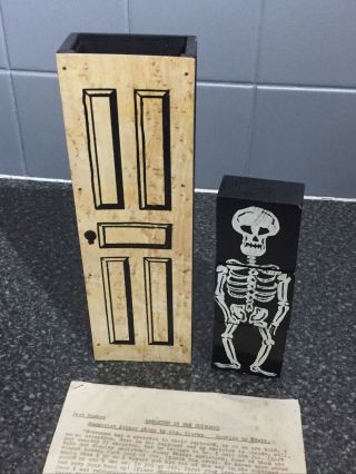 (x) Rare Vintage Stage Magic Trick Skeleton In The Cupboard By Jack Hughes