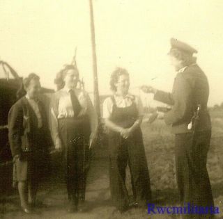 Rare Female Luftwaffe Helferin Blitzmädel Girls Being Addressed In Field