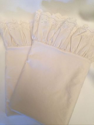 1 Vintage Rare Ralph Lauren Bromley Lace Ruffle King Pillowcases Cream