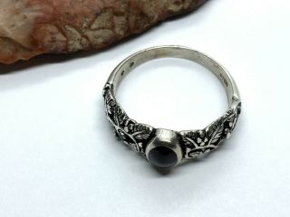 Vintage Sterling Silver Black Onyx Stone Vine & Leaf Design Ring (Sz.  8.  5) 3