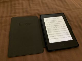 Rarely Amazon Kindle Paperwhite (7th Generation) With Accessory Bundle
