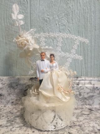 Vintage 1959 Coast Novelty Mfg Bride & Groom Wedding Caker Trellis Topper