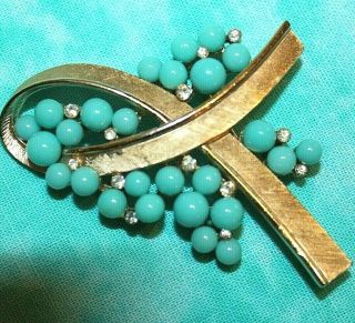 Rare Crown Trifari Signed Gold Tone Pin With Rhinestones And Turquoise Beads