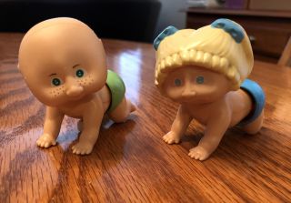 Vintage Wind - Up Tomy Crawling Cabbage Patch Kids Baby Figurines 1983 Set Of 2