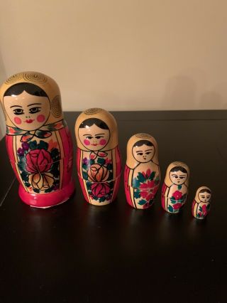 Vintage Wood Russian Matryoshka 5 Pc Nesting Dolls Hand Painted Decor Red