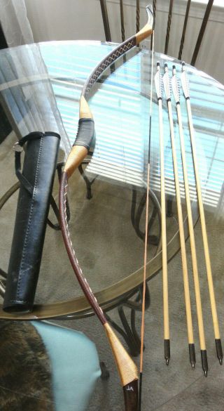 Unusual Rare Vintage Bow Engraved Face On It & 4 Arrows With Aluminum Tips,