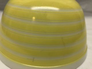 RARE VINTAGE PYREX YELLOW AND WHITE STRIPED 402 1 1/2 qt.  MIXING BOWL 2