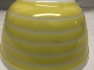 RARE VINTAGE PYREX YELLOW AND WHITE STRIPED 402 1 1/2 qt.  MIXING BOWL 3