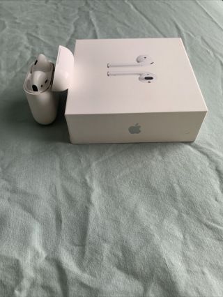 Apple Airpods 1st Generation With Charging Case Rarely