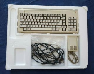RARE Vintage Commodore Amiga 1000 Personal Computer w Box Software Workbench, 5