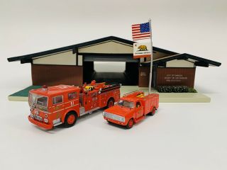 Rare Code 3 Collectibles La Station 51 With Engine 51 And Squad 51 Set