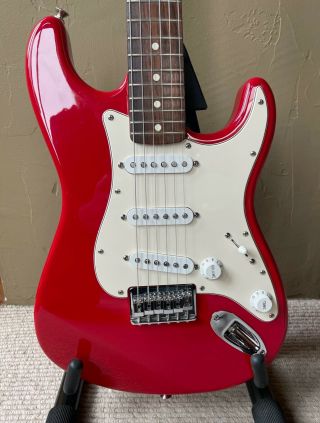 Rare 2004 Fender Stratocaster Jr.  Mim Travel Guitar Red