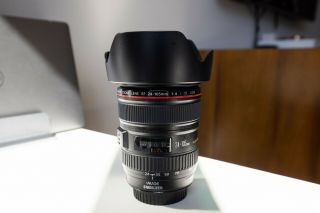 Canon Ef 24 - 105 F/4 L Is Usm Lens With Hood - Very - Rarely