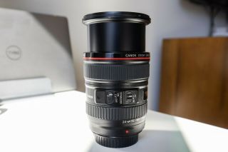 Canon EF 24 - 105 f/4 L IS USM Lens With Hood - Very - Rarely 3