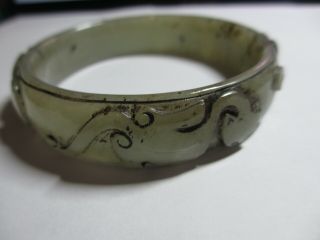 RARE ANTIQUE CHINESE CARVED DRAGON MUTTON FAT/CELADON JADE BANGLE - NR 4
