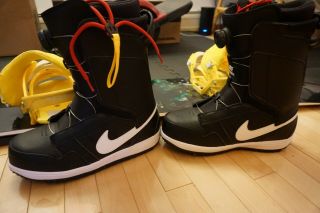 Nike Sb Vapen Boa Dial Snowboard Boots Size 9.  5 Black/white.  Rare
