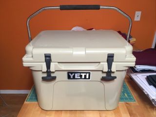 Yeti Roadie 20 Cooler - Tan - Rare Discontinued Cooler