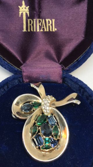 Rare Trifari Alfred Philippe Jeweled Symphony Emerald & Sapphire Pave Knot Pin