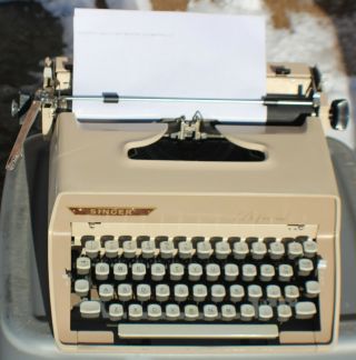 Vintage Singer “professional” Typewriter C.  1960’s Rare