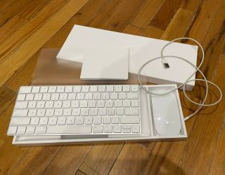 Apple Magic Keyboard 2 And Mouse 2 Wireless,  Rarely