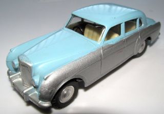Rare Triang Spot - On 102 1/42 Bentley Saloon In Blue & Silver