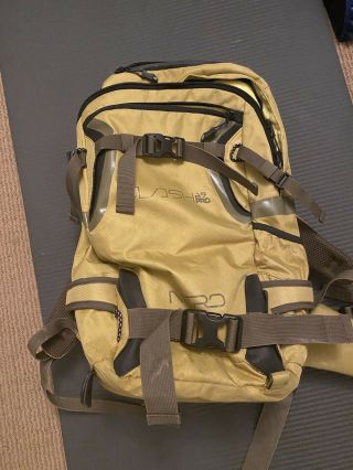 Nitro Snowboards Slash 25 Pro Backpack 25l Yellow.  Rare.