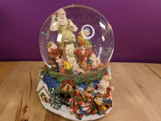Vintage “santa Claus Is Coming To Town” Musical Snow Globe Rotating Base Rare