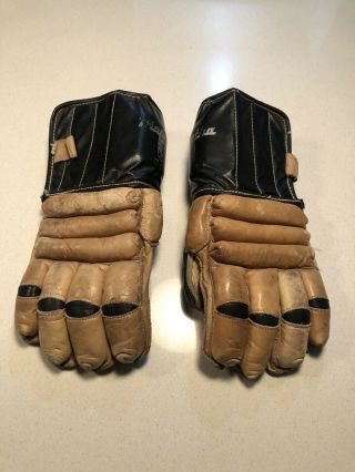 Hiawatha 5943 Brand Hockey Gloves Vintage Rare
