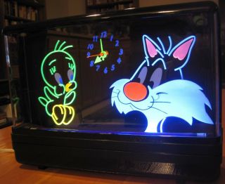 Vintage Rare Warner Bros.  Sylvester And Tweety Looney Tunes Black Light Clock