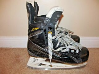 Size 4.  5 D Bauer Supreme 160 Youth Hockey Skates - - Rarely